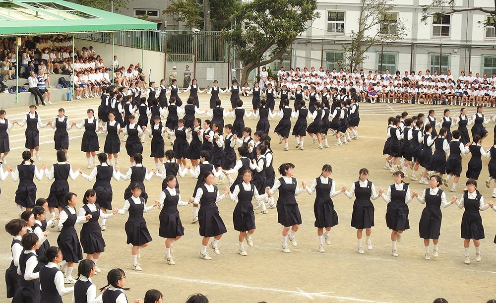 運動会で踊る「田毎の月」