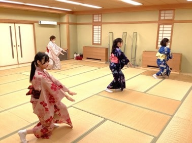 日本舞踊の会 ～ 生徒が今年度最後のお稽古