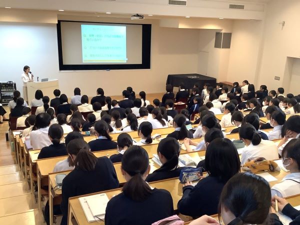 高３探究　リレートーク ～人と世界、未来をつなぐ生き方～