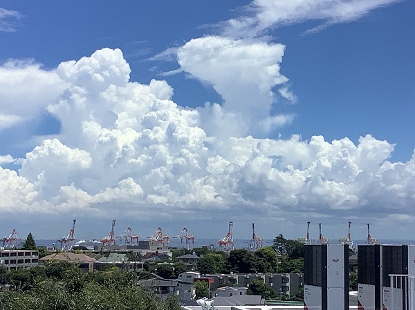 入道雲を見ながら