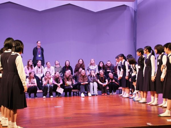 音楽部・聖歌隊　チェコ少女合唱団イトロと交流会